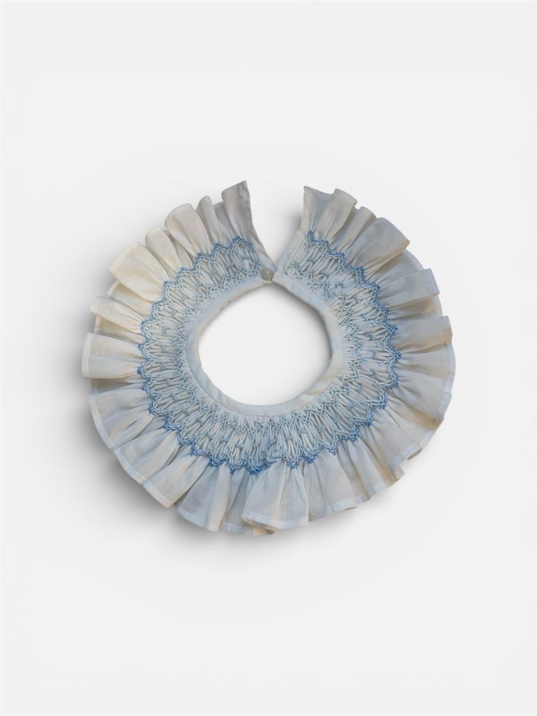 Cuello nido de abeja Celeste