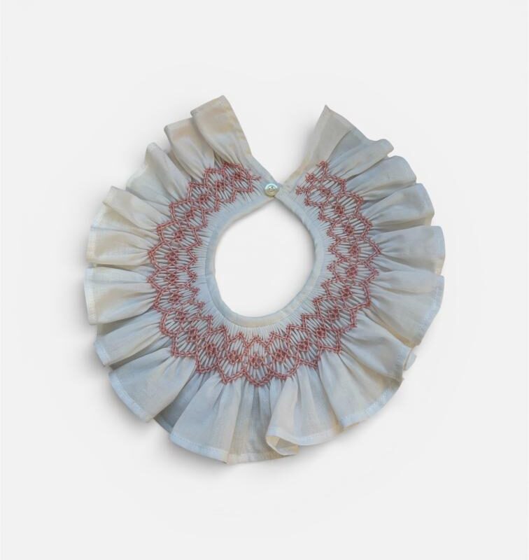 Cuello nido de abeja Rosa maquillaje